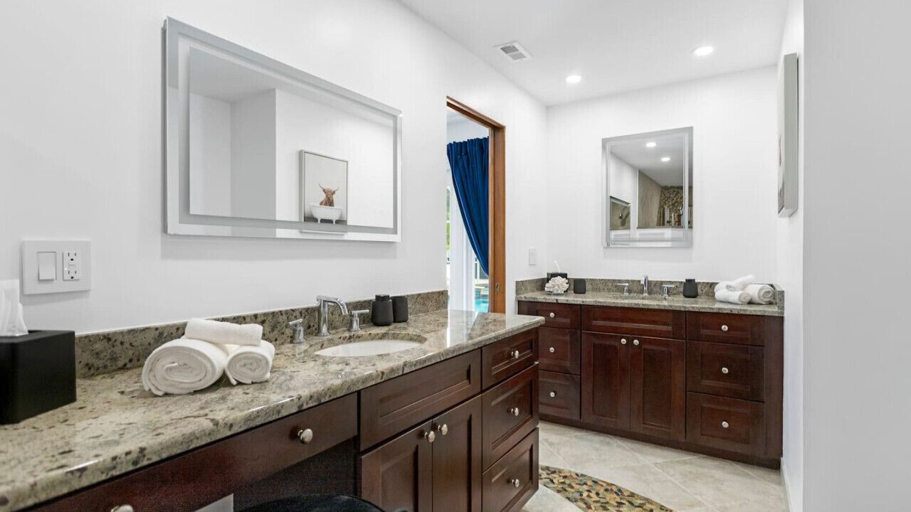 Photo of Bathroom in Largo