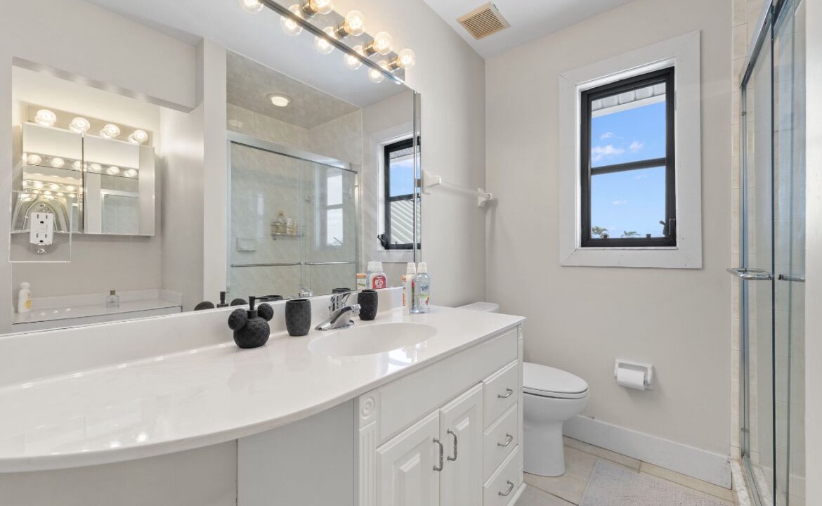 Photo of Bathroom in Pelican