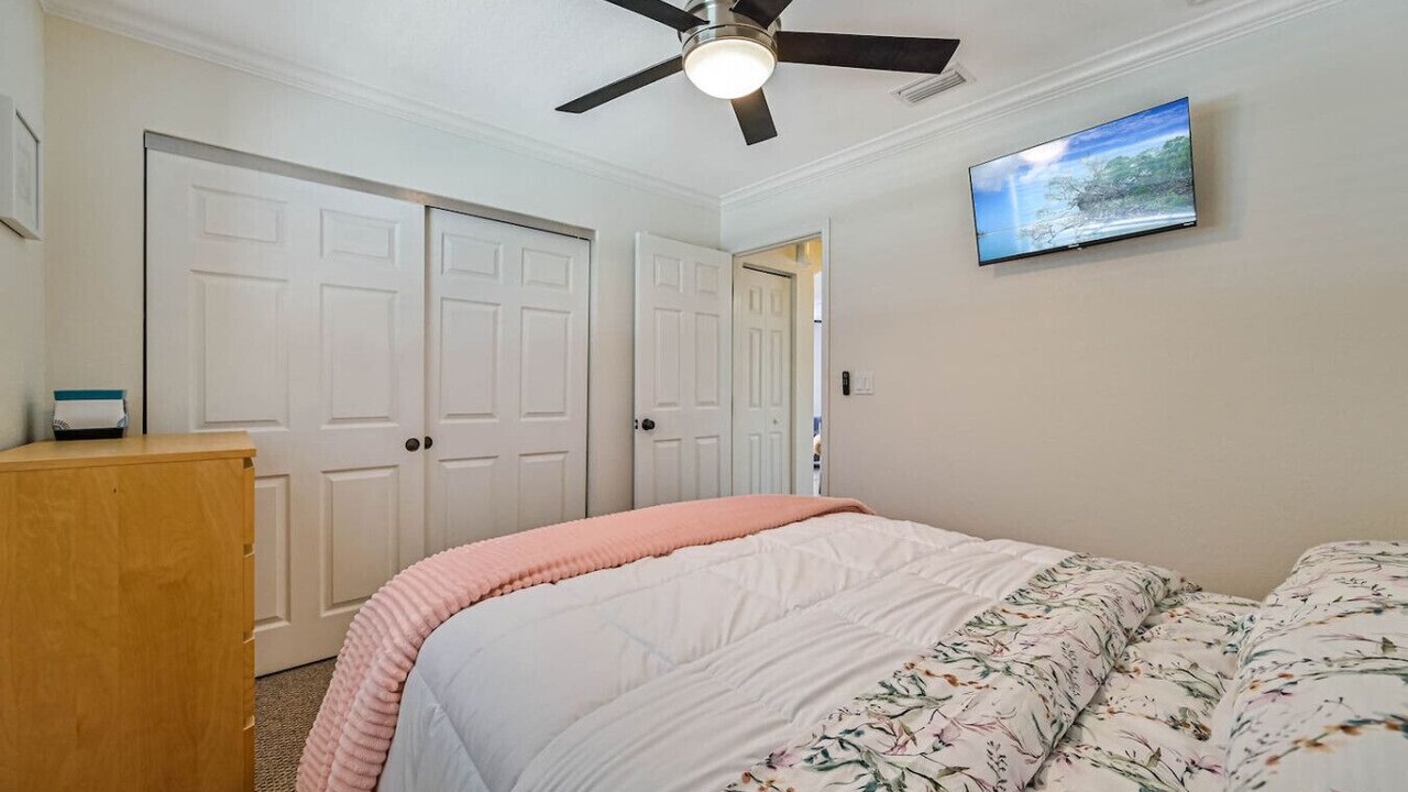 Photo of Bedroom in Bonita Shores