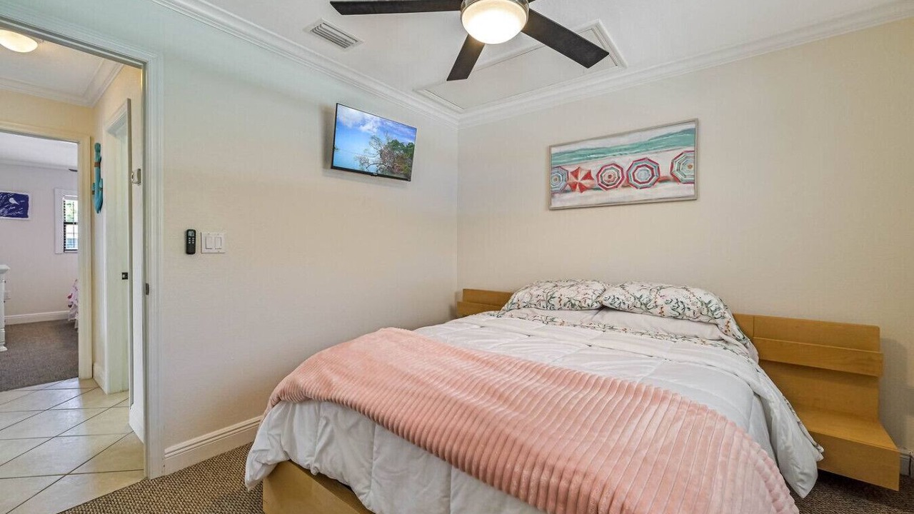 Photo of Bedroom in Bonita Shores