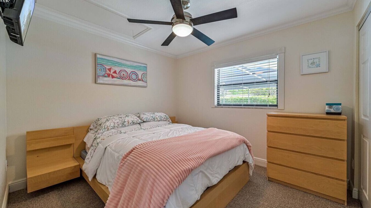 Photo of Bedroom in Bonita Shores