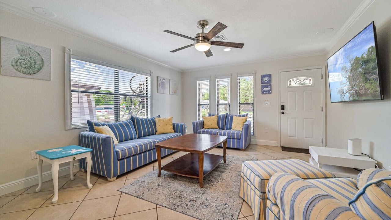 Photo of Livingroom in Bonita Shores