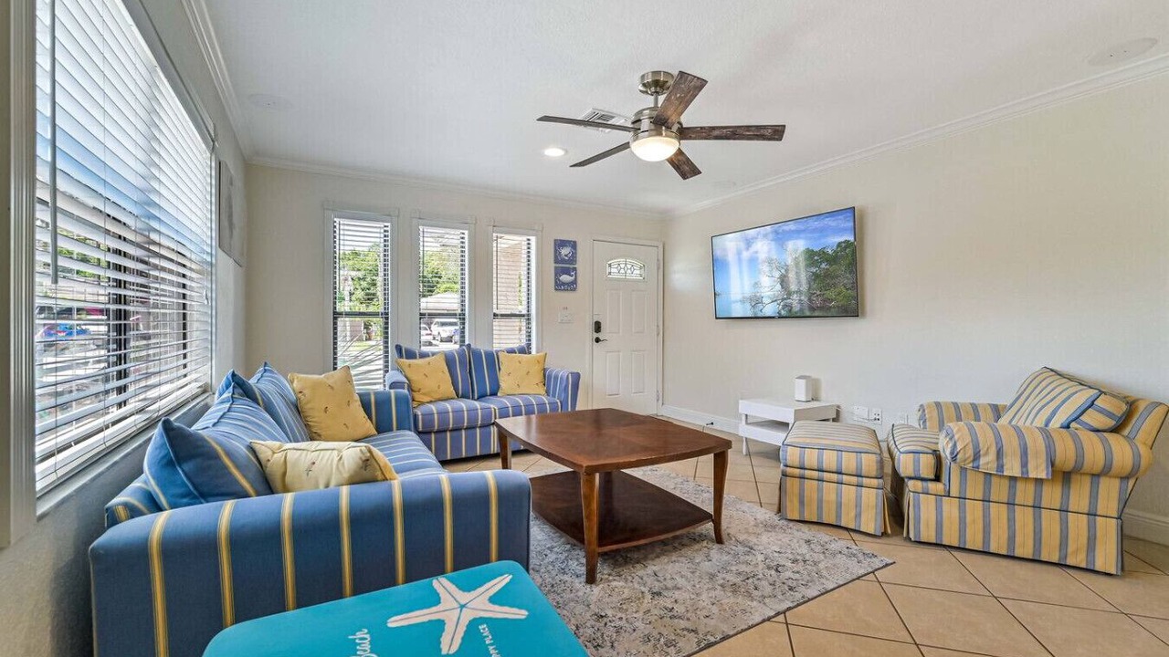 Photo of Livingroom in Bonita Shores