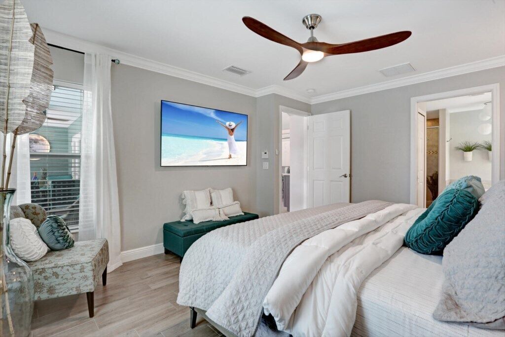 Photo of Bedroom in Yacht Club