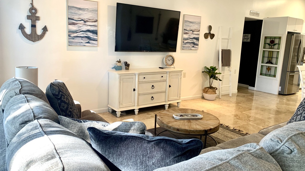 Photo of Livingroom in Bay Acres