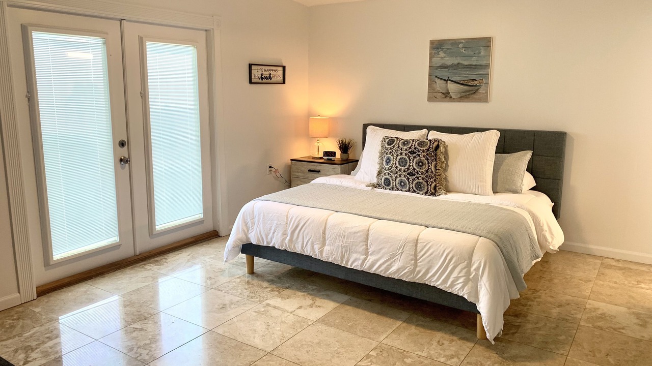 Photo of Bedroom in Bay Acres