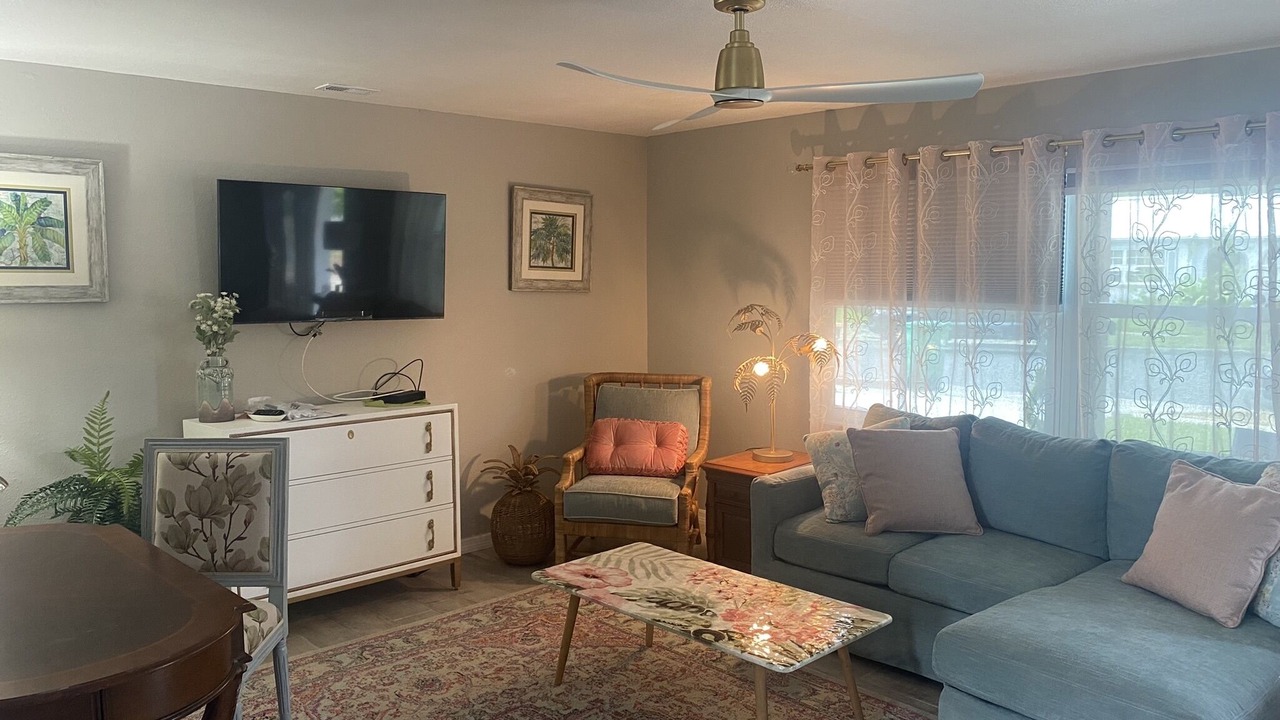 Photo of Livingroom in West Melbourne