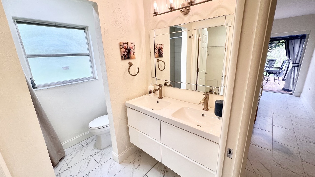 Photo of Bathroom in Naples
