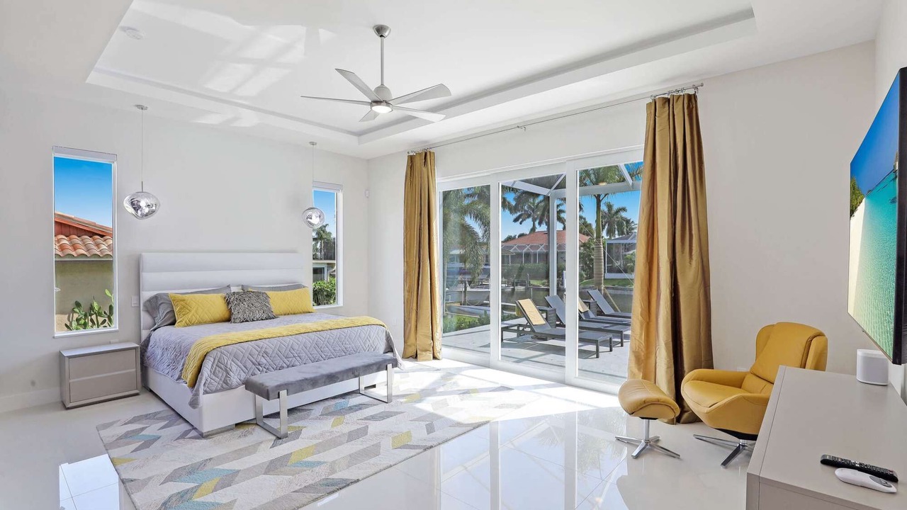 Photo of Bedroom in Yacht Club