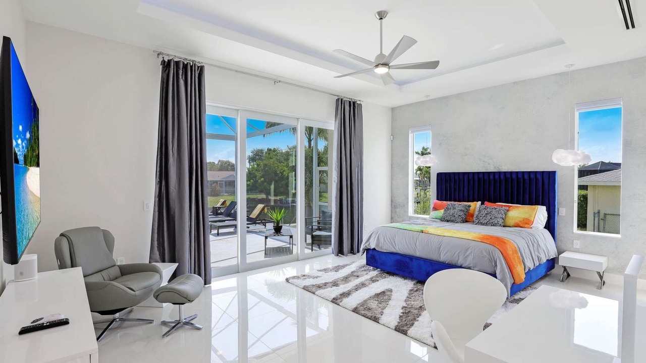 Photo of Bedroom in Yacht Club