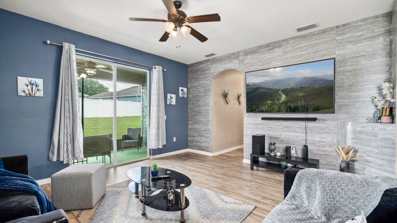Photo of Livingroom in Highland Meadows