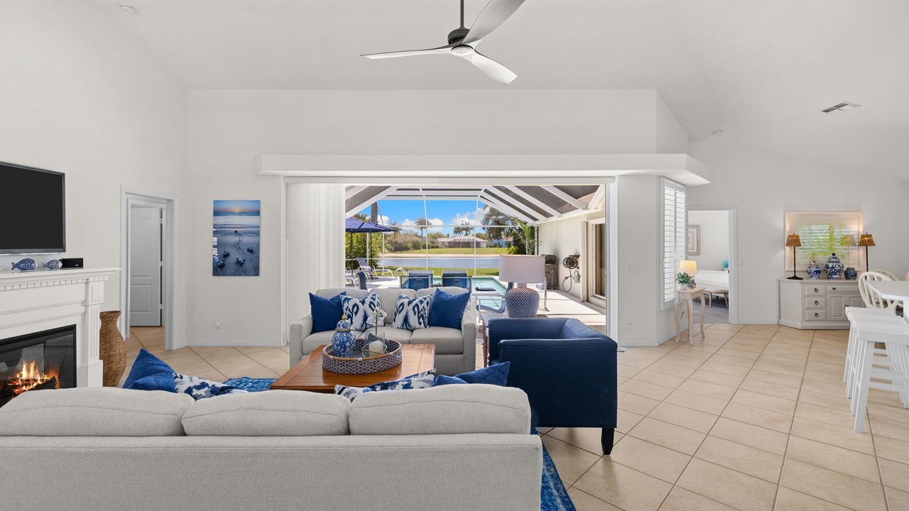 Photo of Livingroom in Central Naples