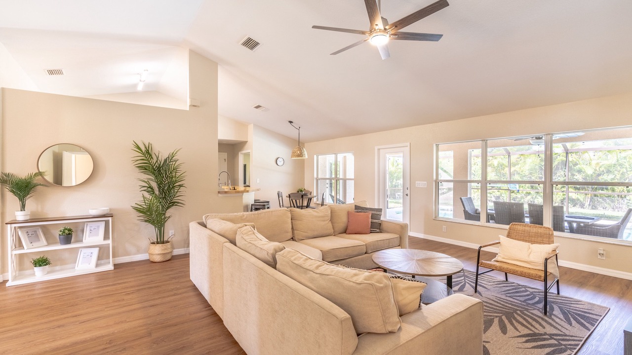 Photo of Livingroom in Diplomat