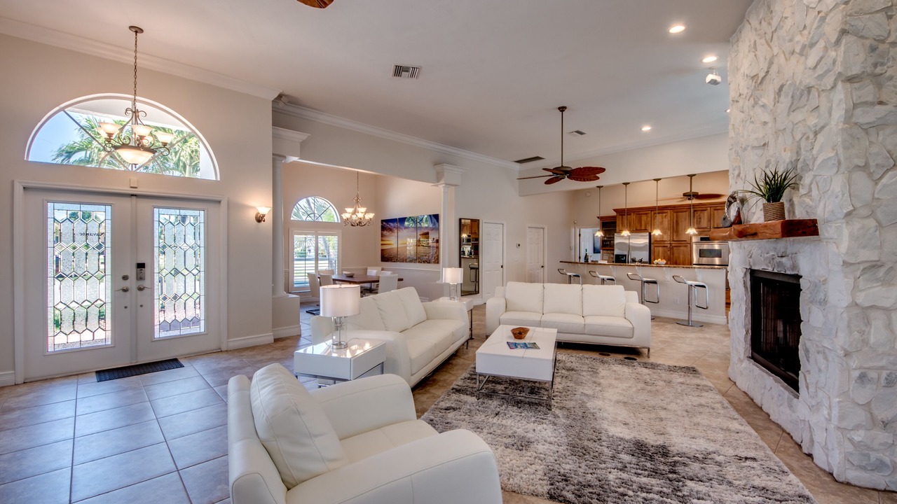Photo of Livingroom in Yacht Club