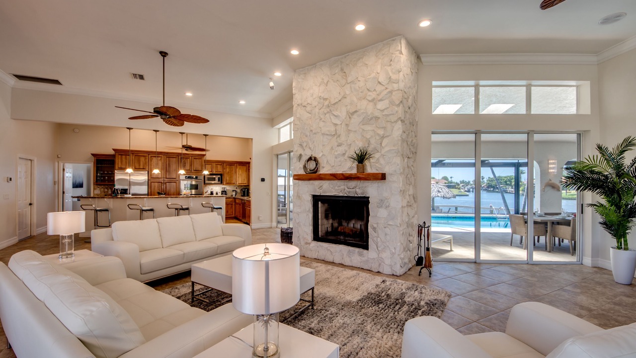 Photo of Livingroom in Yacht Club