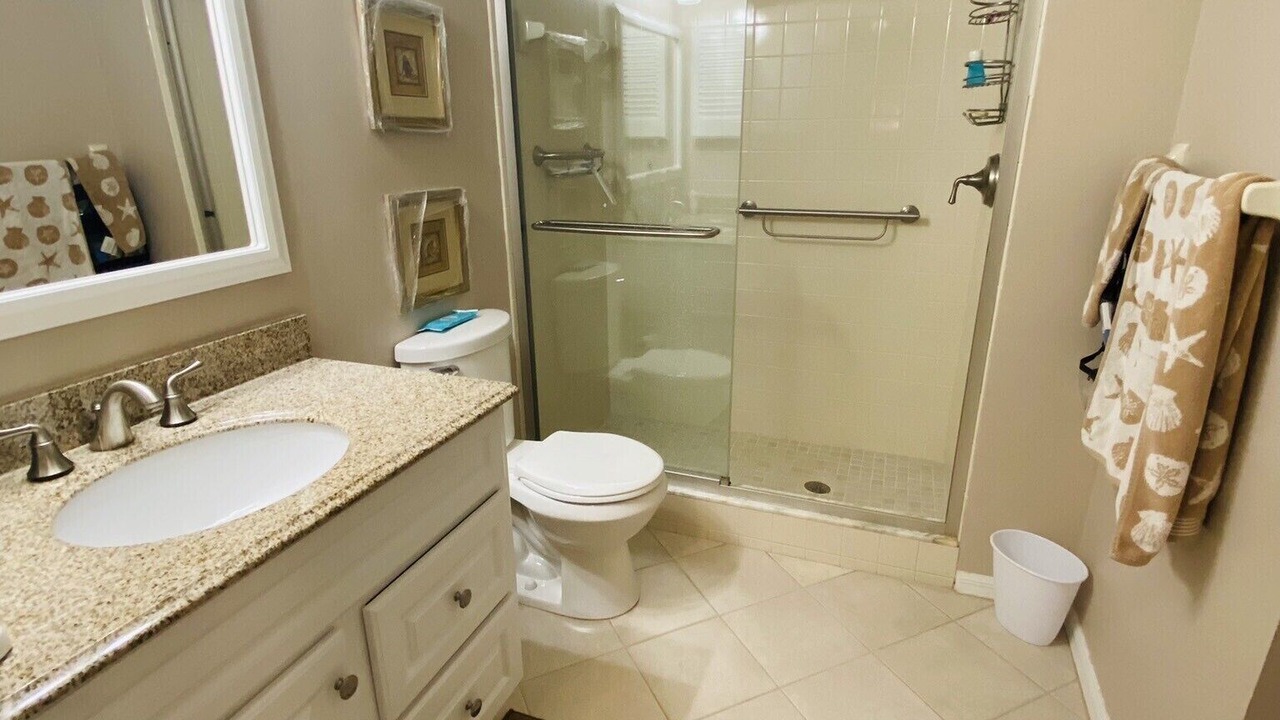 Photo of Bathroom in Imperial Golf Estates