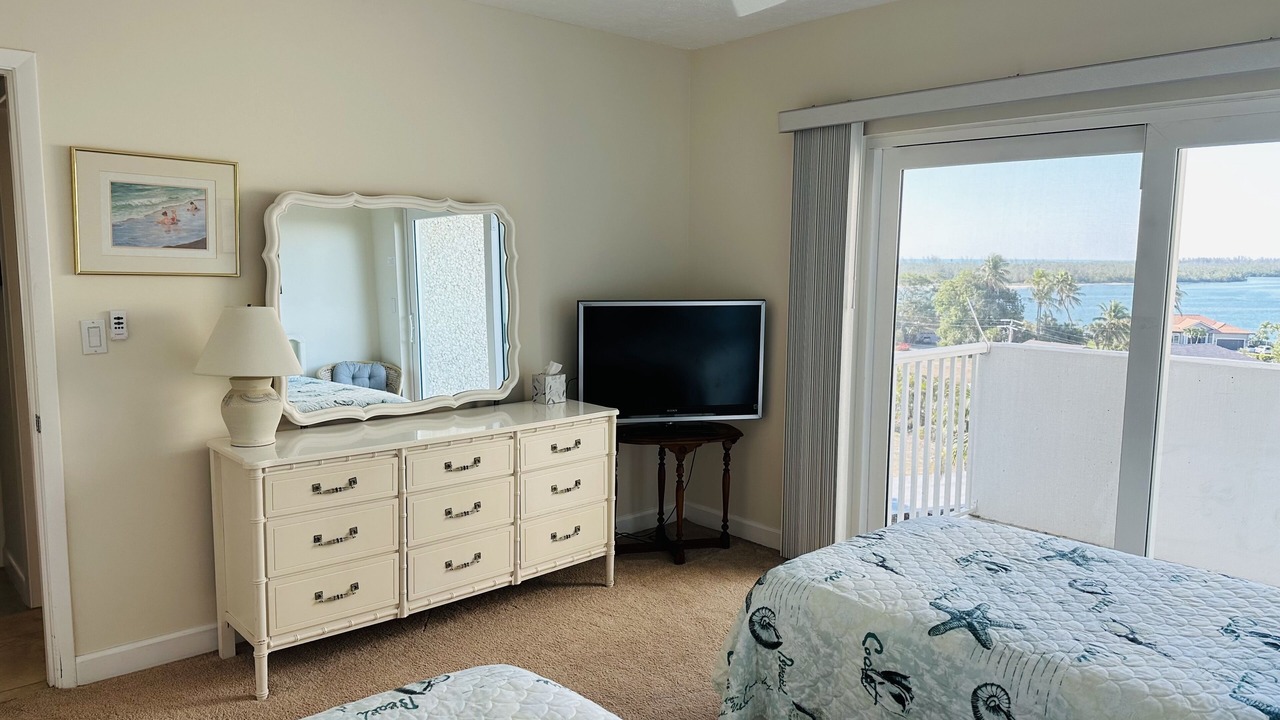 Photo of Bedroom in Isles of Capri