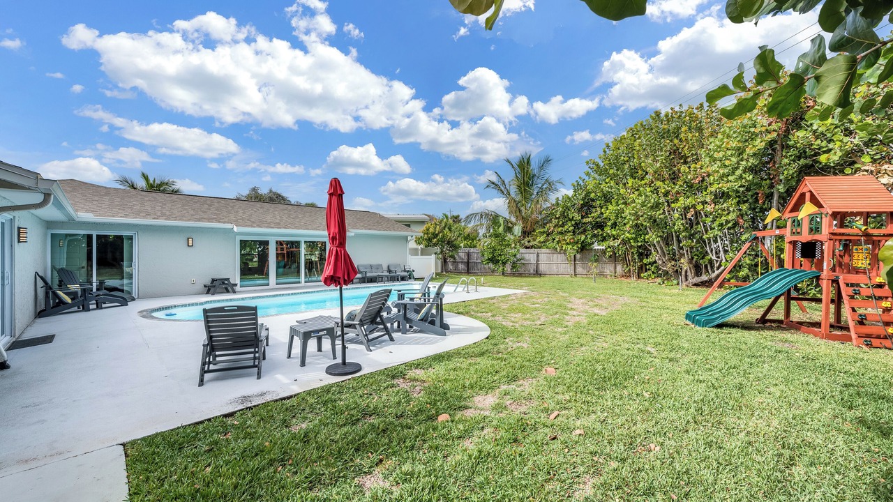 Photo of Outdoor in Golden Beach Estates