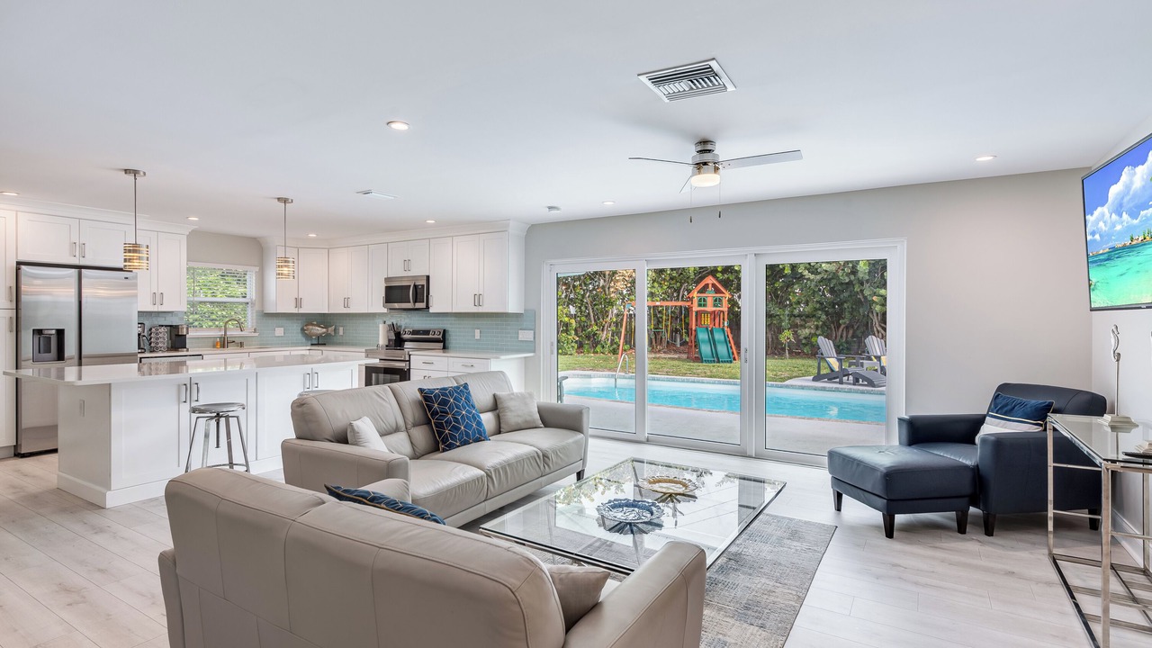 Photo of Livingroom in Golden Beach Estates