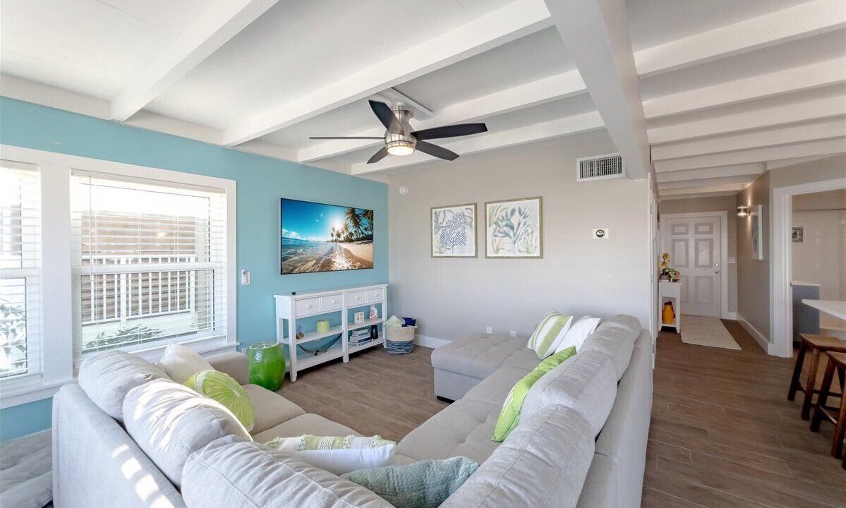 Photo of Livingroom in Summerland Key