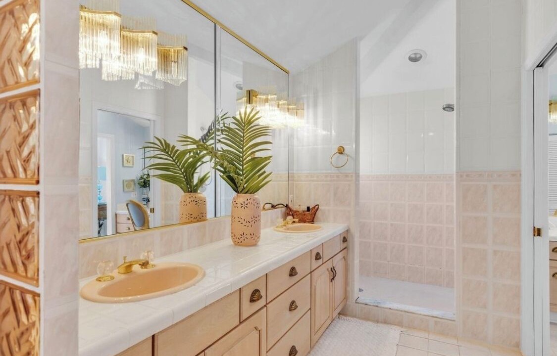 Photo of Bathroom in Islamorada