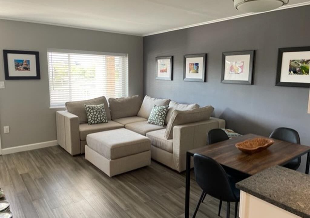 Photo of Livingroom in Admiral Estates