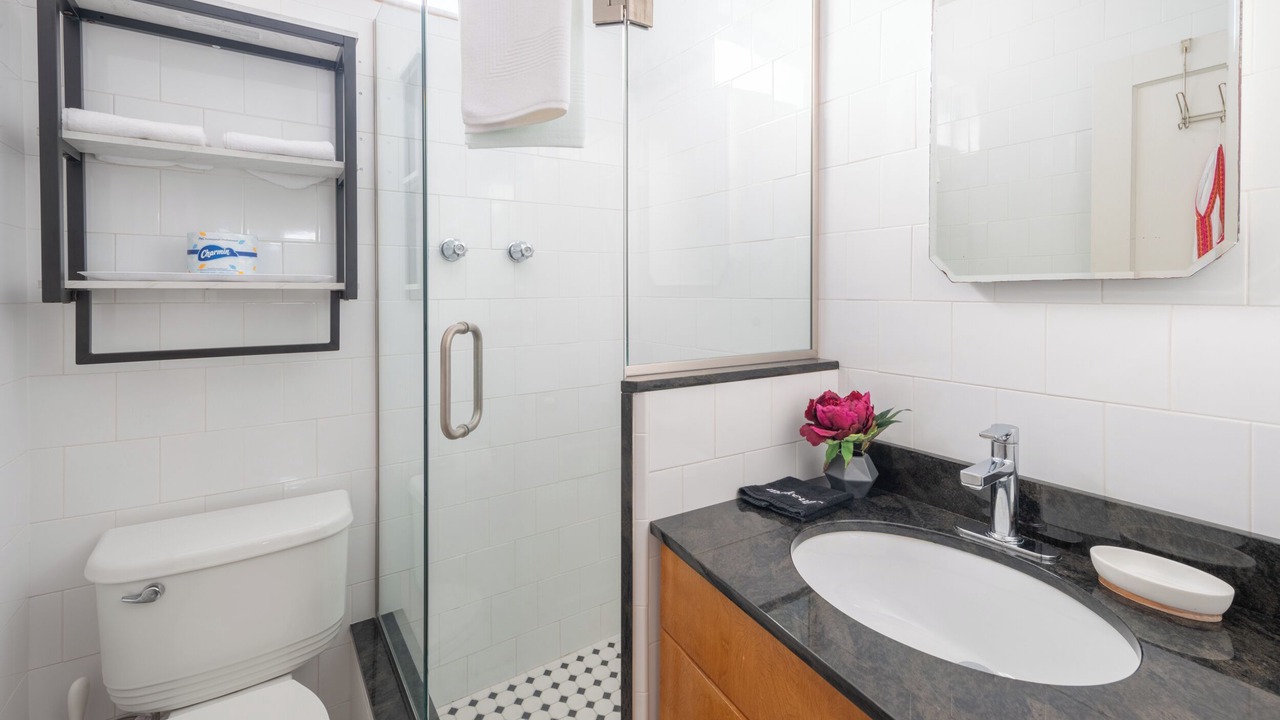 Photo of Bathroom in Laurel Park