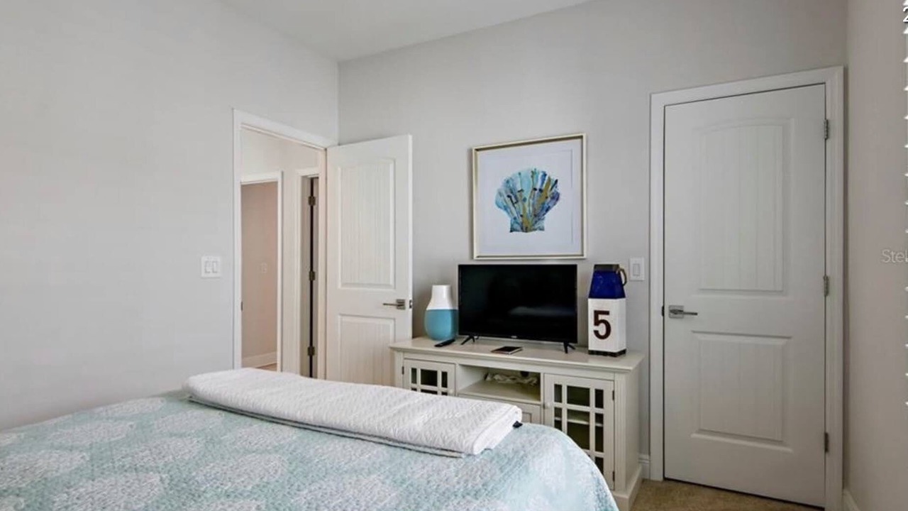 Photo of Bedroom in Redington Beach