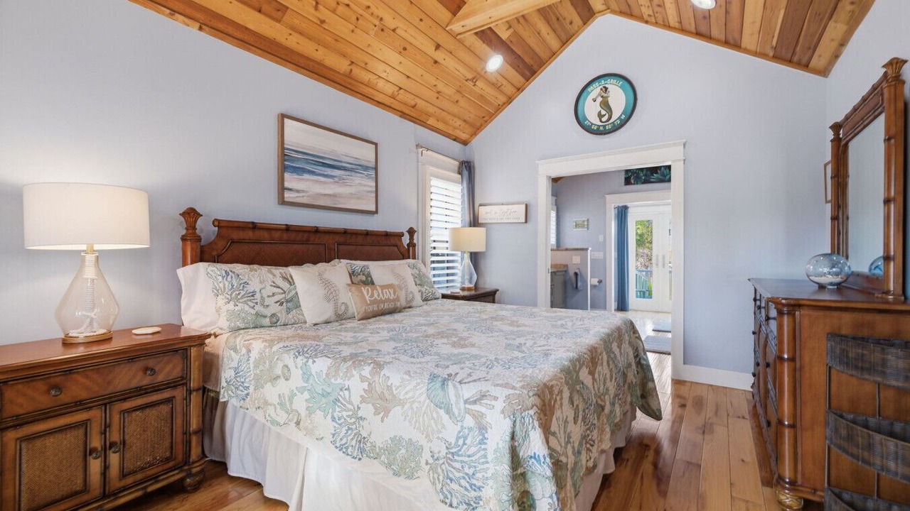 Photo of Bedroom in Pass-a-Grille