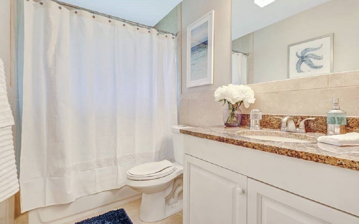 Photo of Bathroom in Naples Park