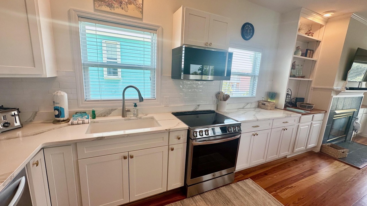 Photo of Kitchen in Oceanmarsh Subdivision