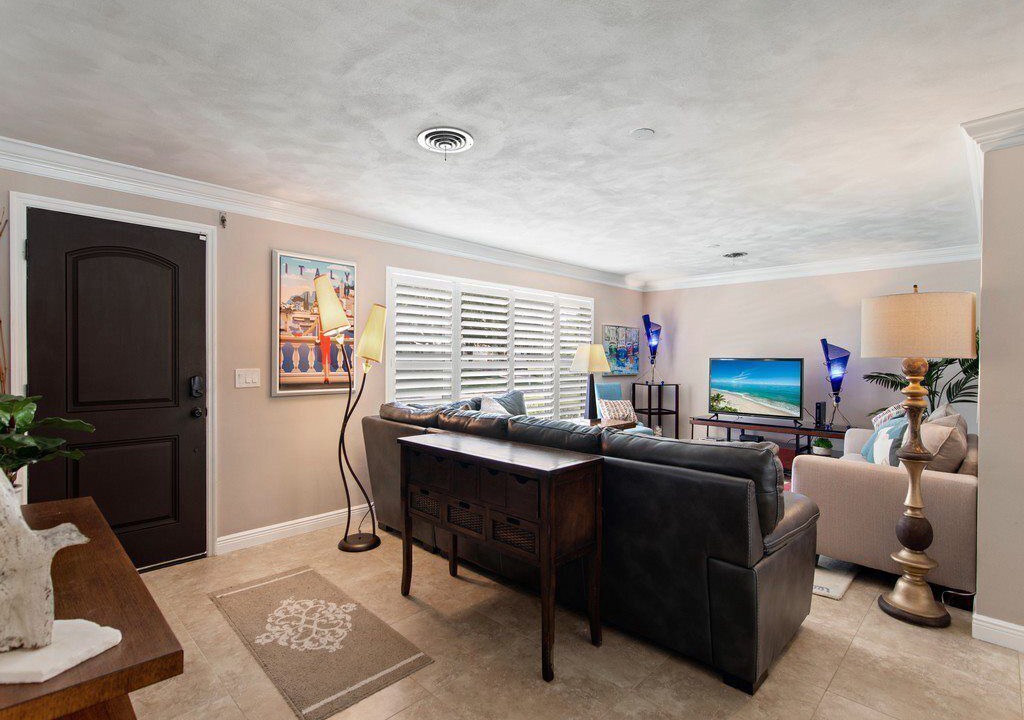 Photo of Livingroom in Central Beach
