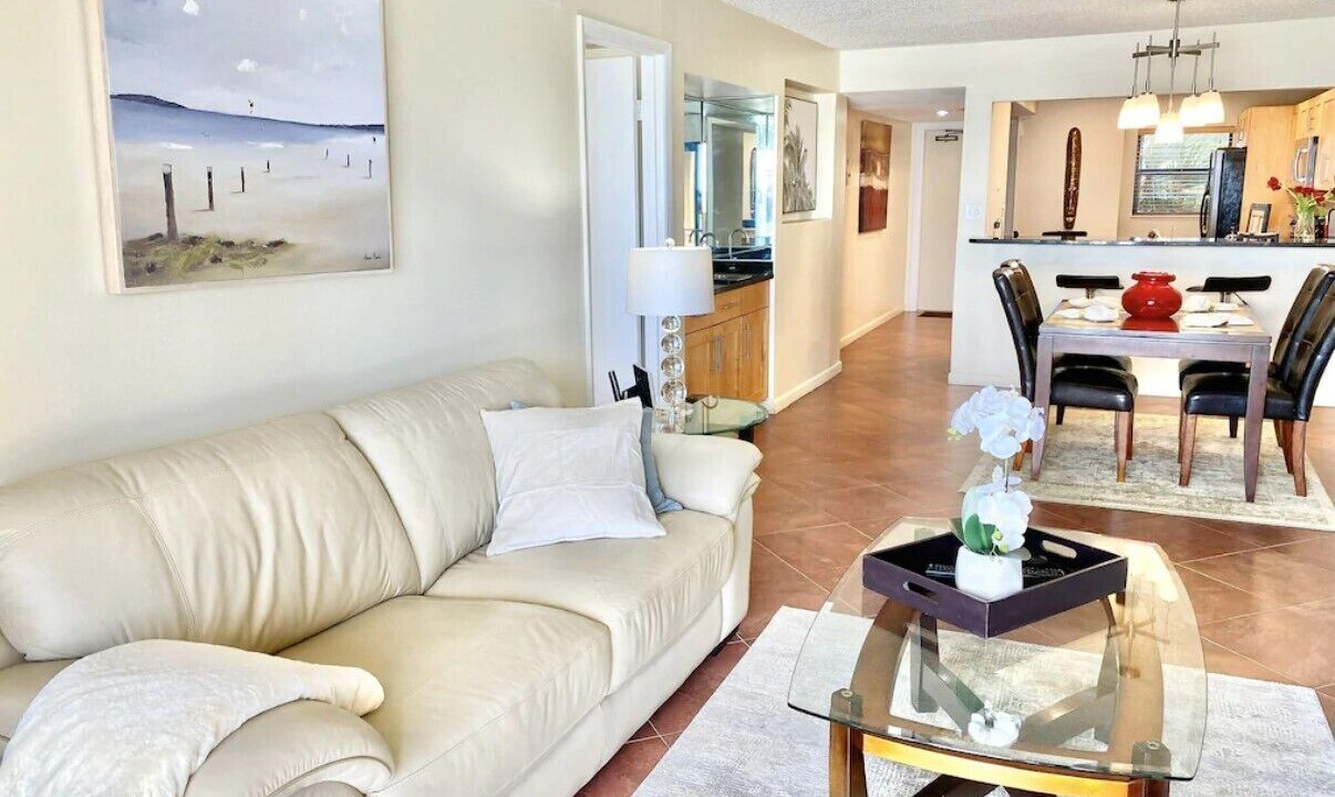 Photo of Livingroom in Hutchinson Island South