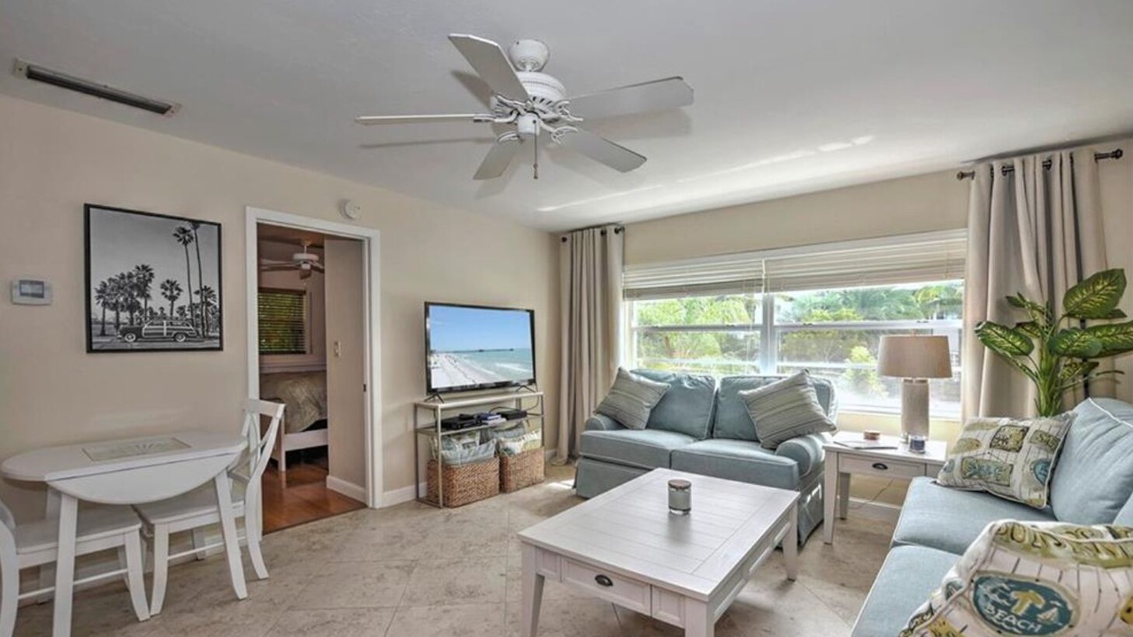 Photo of Livingroom in Old Naples