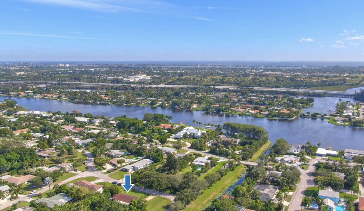 Photo of Outdoor in Lake Clarke Shores