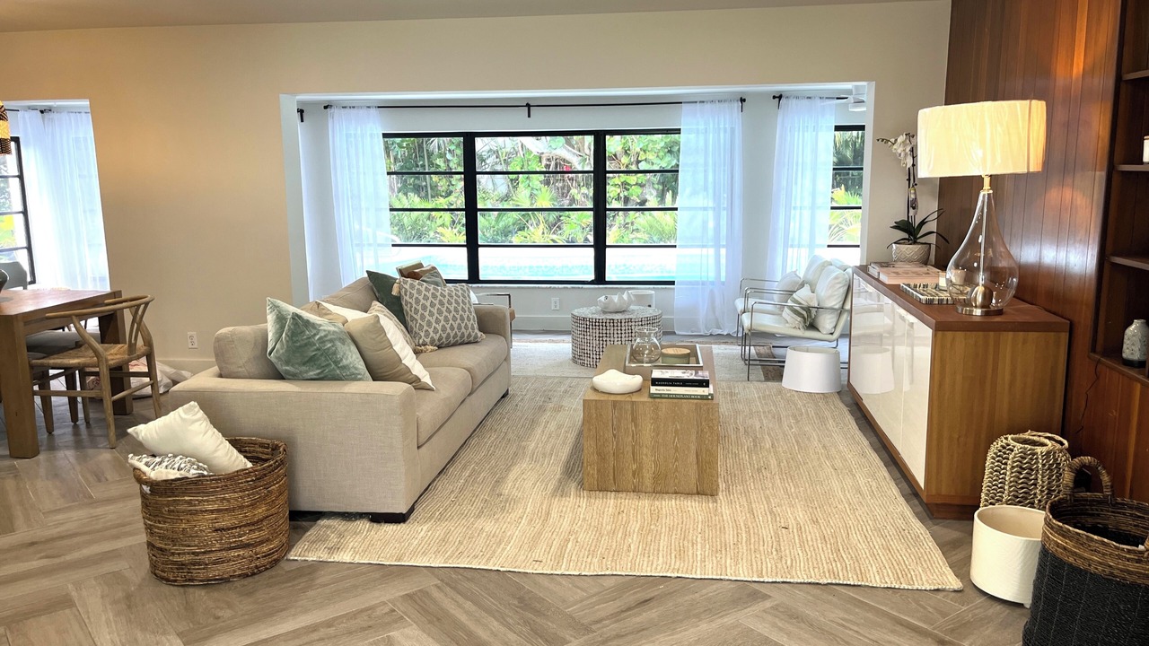 Photo of Livingroom in Lake Clarke Shores