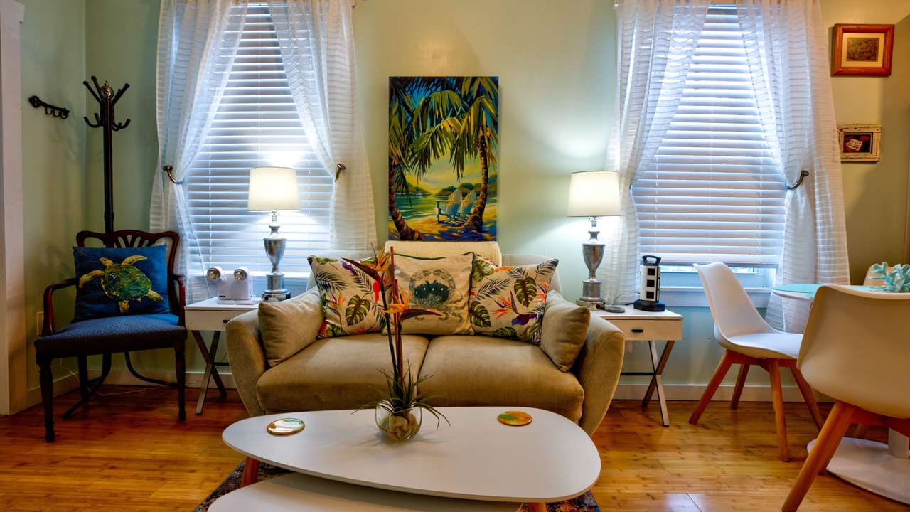 Photo of Livingroom in Uptown - Upper Duval