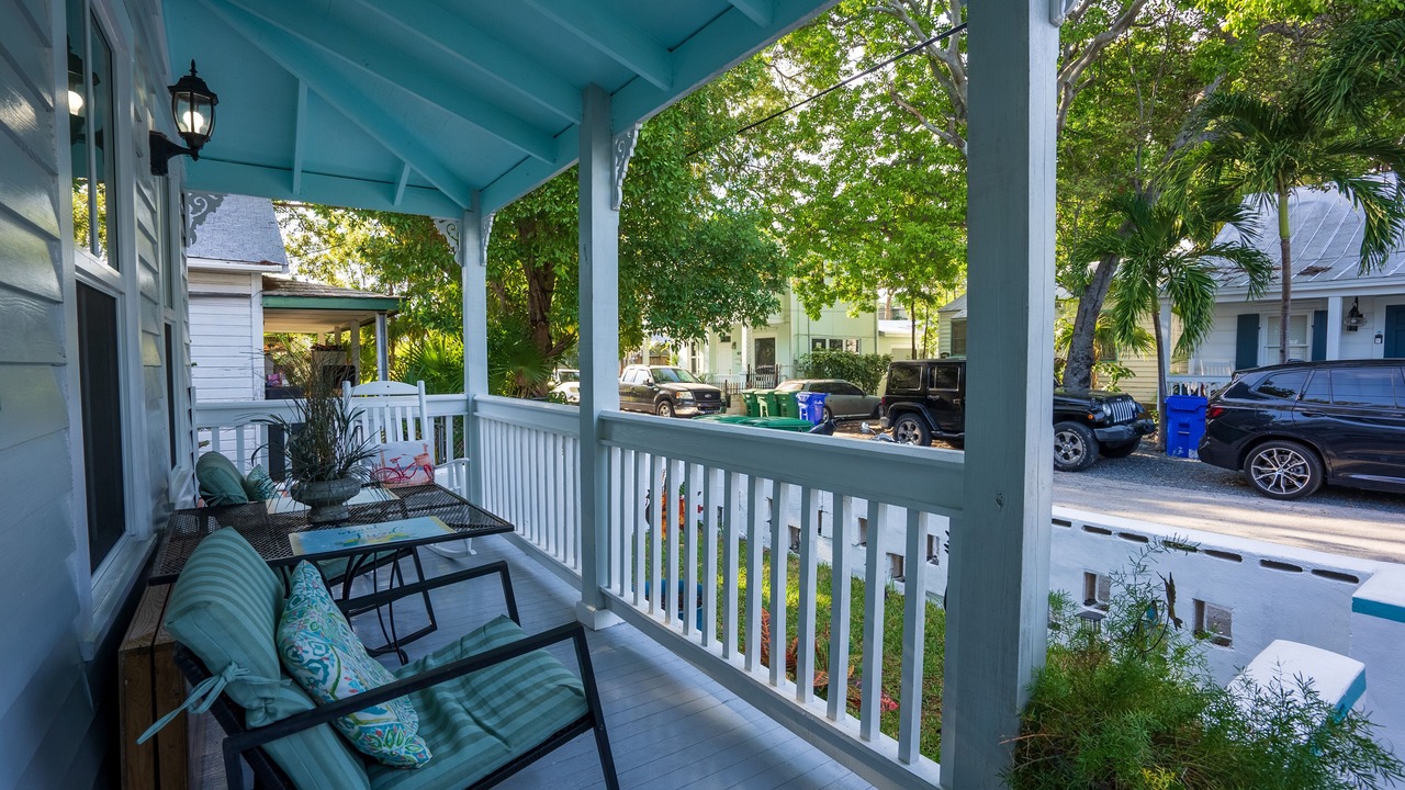 Photo of Outdoor in Uptown - Upper Duval