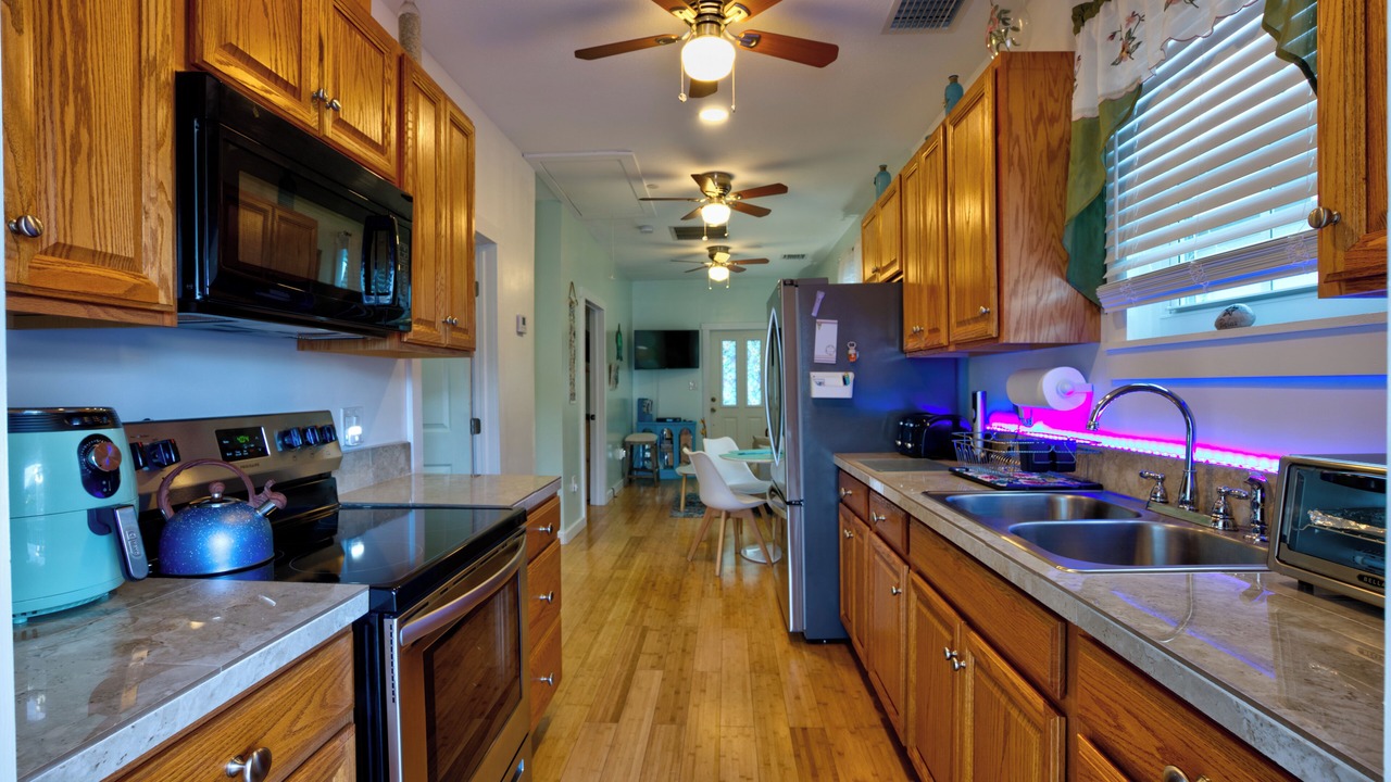Photo of Kitchen in Uptown - Upper Duval