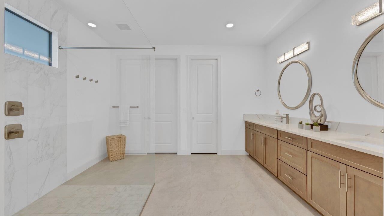 Photo of Bathroom in Yacht Club