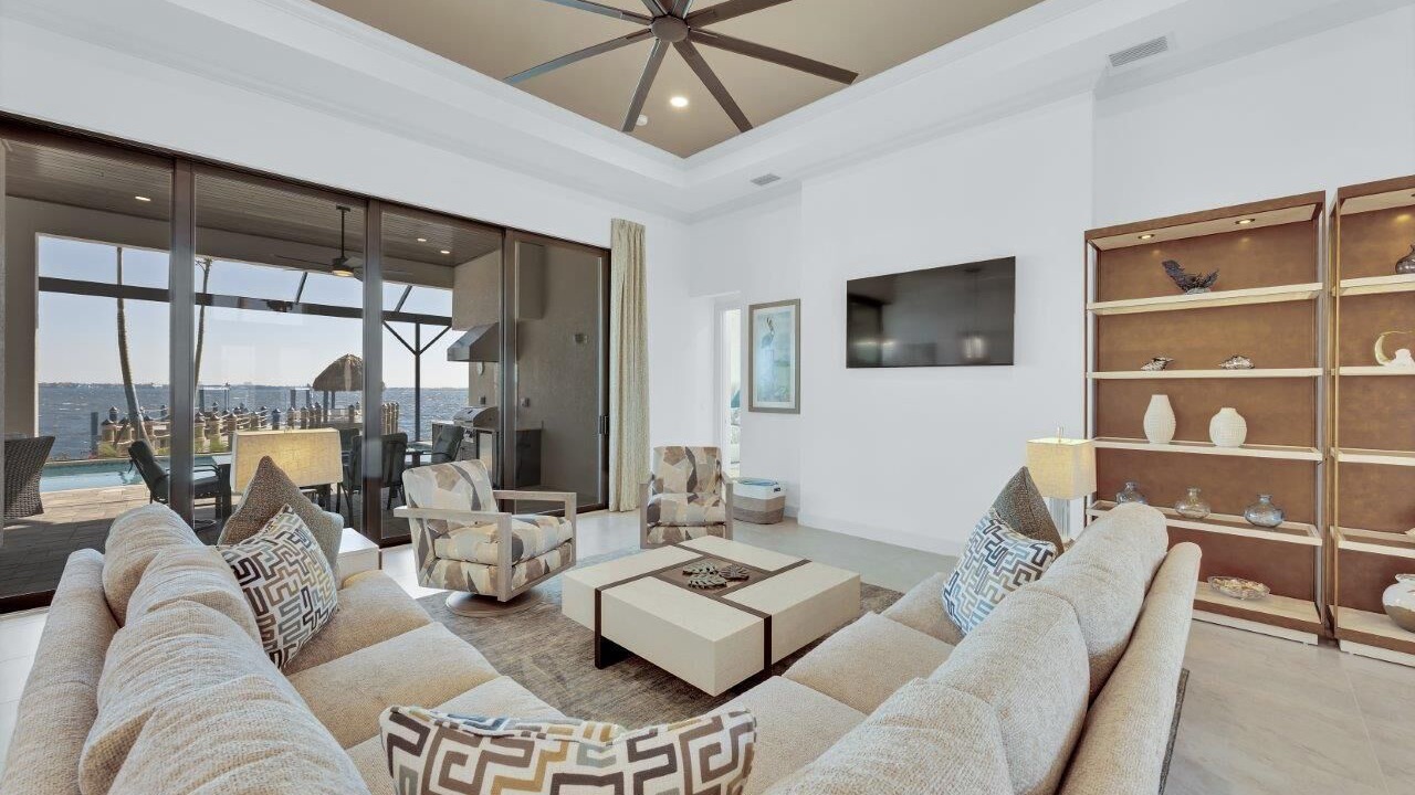 Photo of Livingroom in Yacht Club