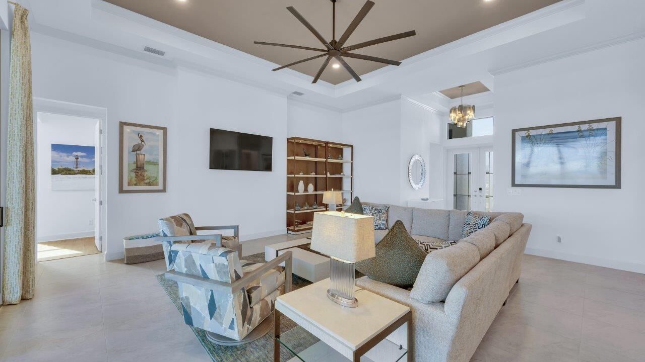 Photo of Livingroom in Yacht Club