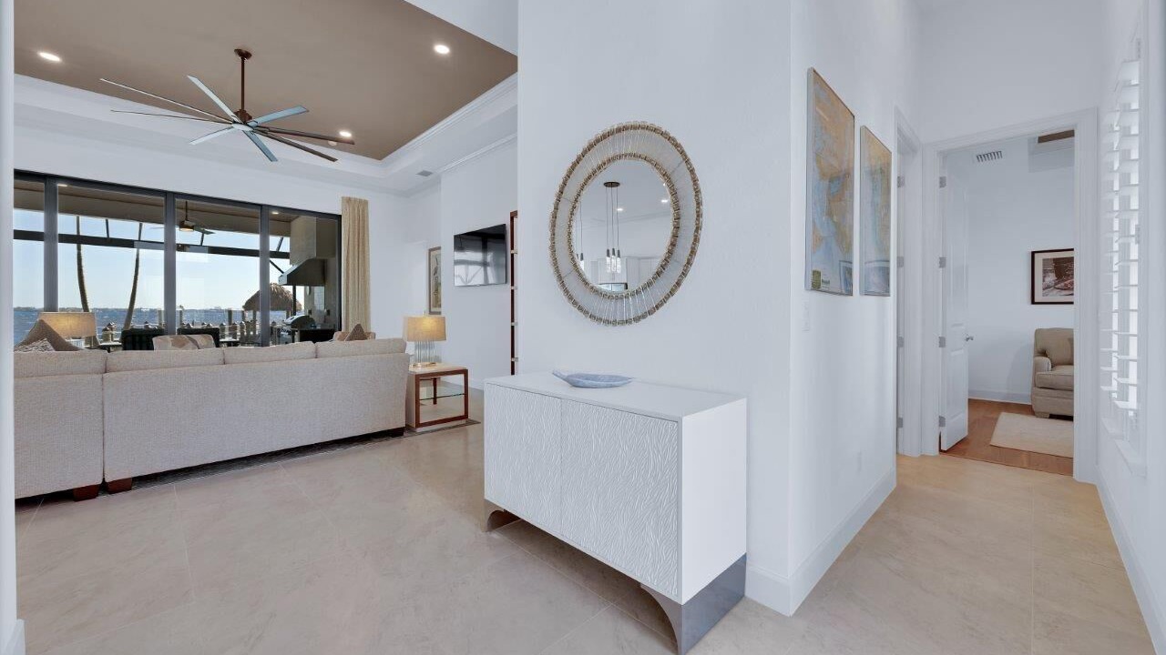 Photo of Livingroom in Yacht Club
