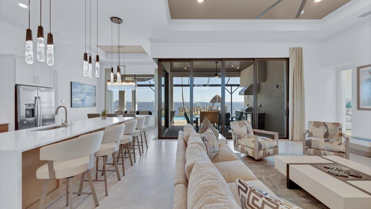 Photo of Livingroom in Yacht Club