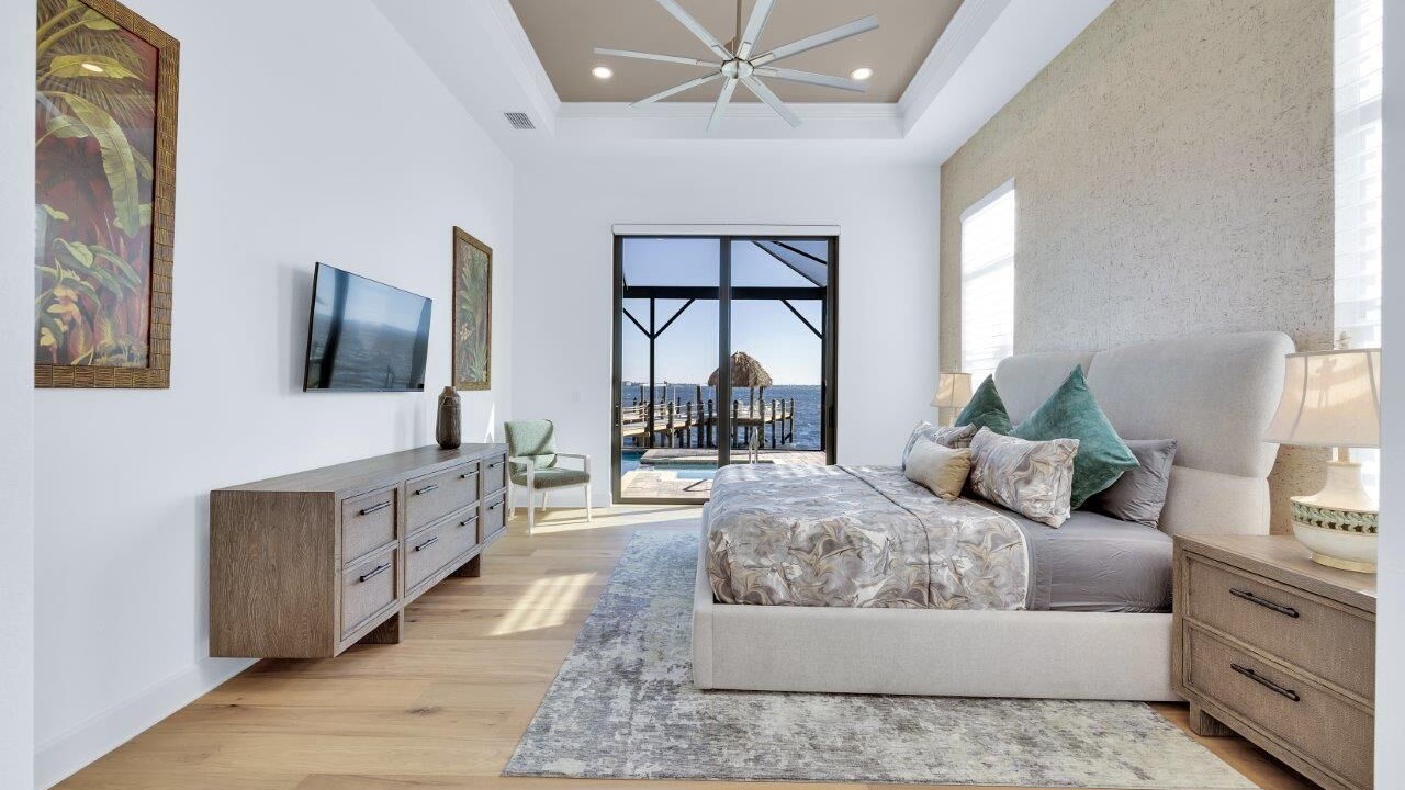 Photo of Bedroom in Yacht Club