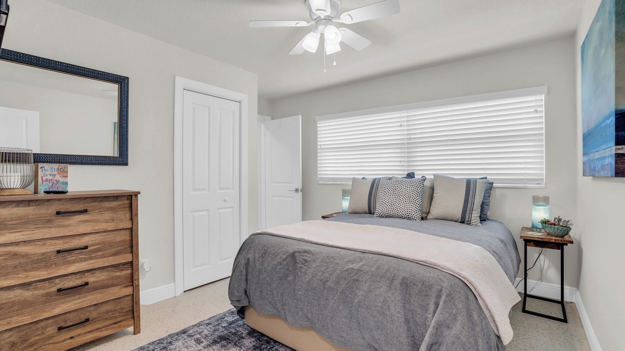 Photo of Bedroom in Yacht Club