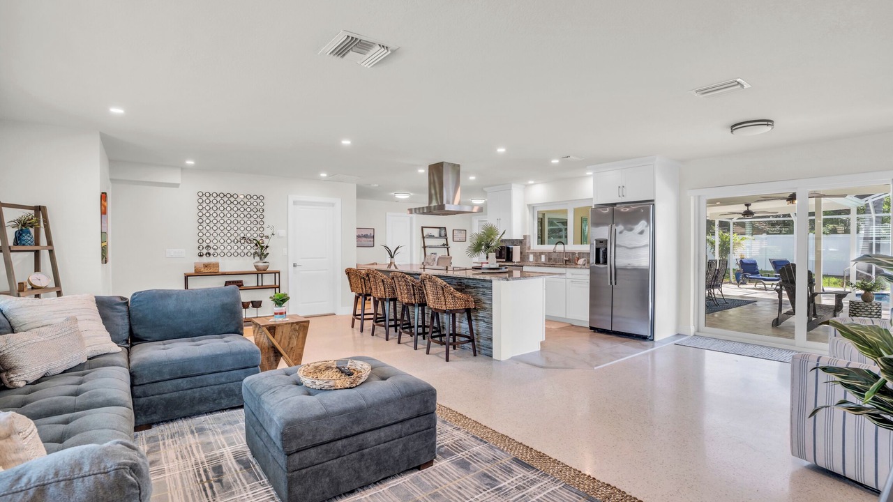 Photo of Livingroom in Yacht Club