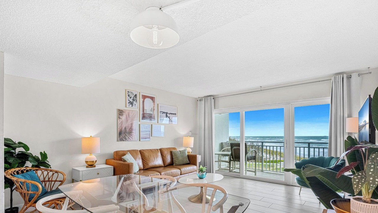 Photo of Livingroom in Satellite Beach