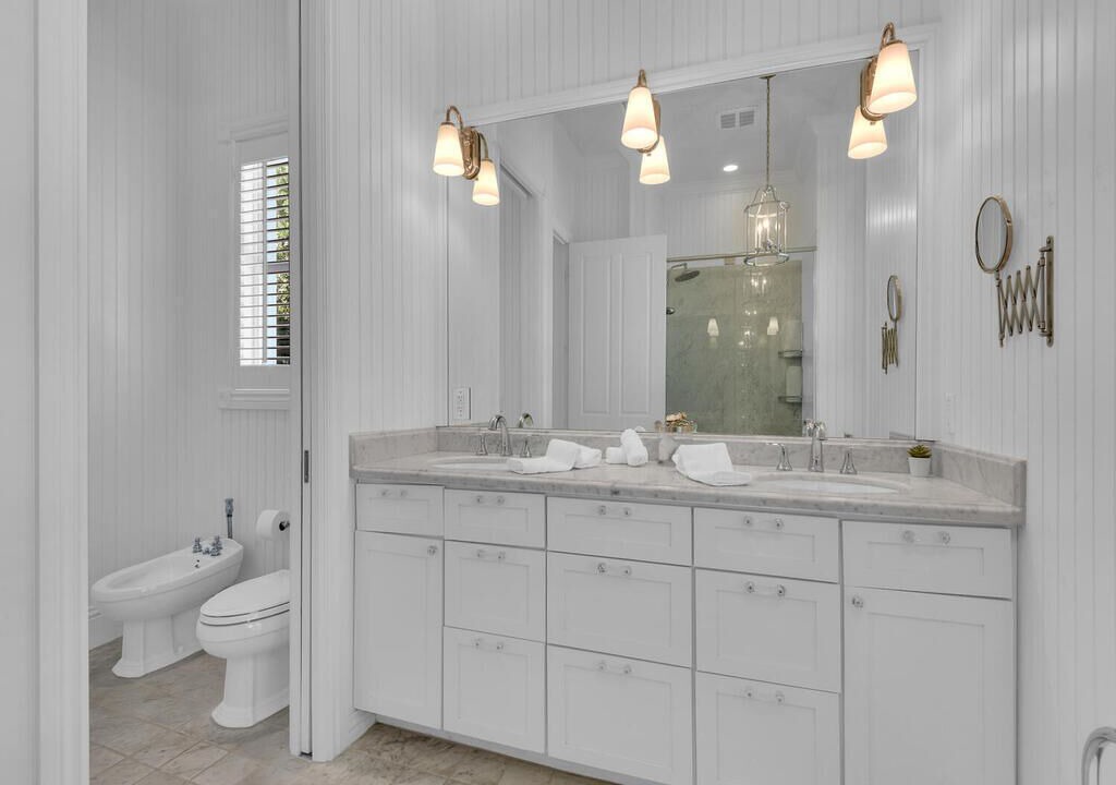 Photo of Bathroom in Old Naples
