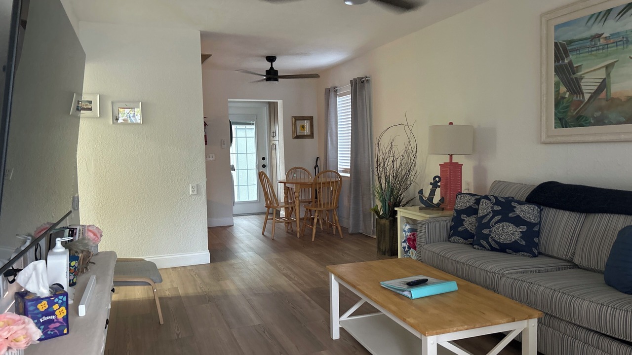 Photo of Livingroom in Holmes Beach